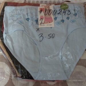 Комплект дамски памучни бикини, размер XXL/XXXL, подходящи за жени до 110 кг, в различни цветове и дизайни, опаковани в прозрачен пакет.