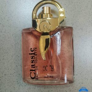 Парфюм Classic 100 мл с елегантен флакон и златисти акценти, подходящ за мъже и жени.