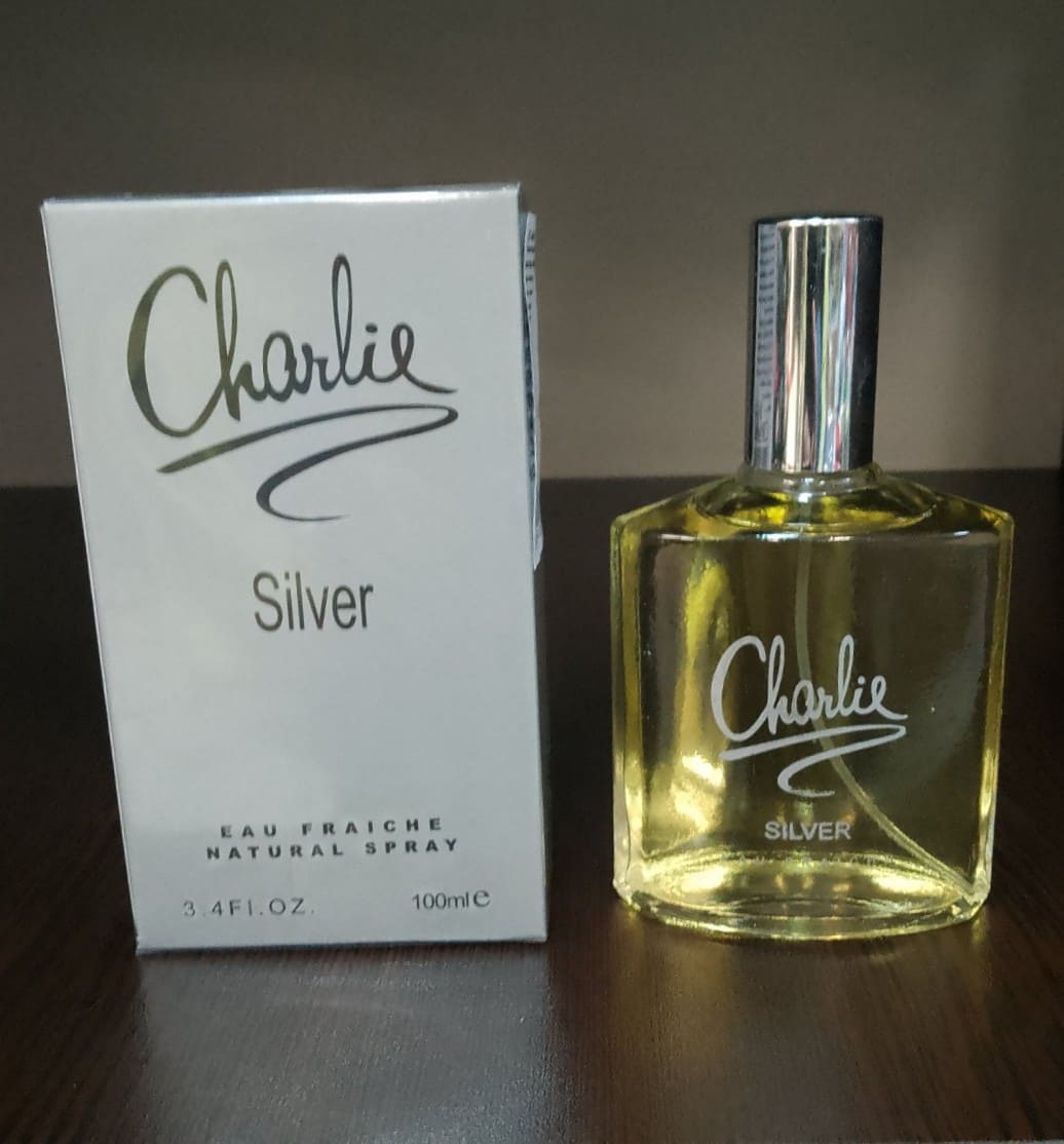 Флакон и опаковка на парфюма Charlie Silver Eau Fraîche, 100 мл, с изчистен дизайн и сребриста капачка.