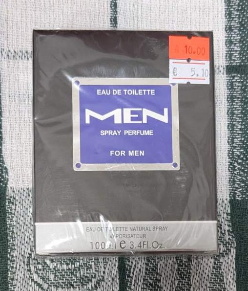 Мъжки парфюм MEN Eau de Toilette – 100 мл в черна кутия със син етикет. Тоалетна вода за мъже, подходяща за ежедневна употреба.