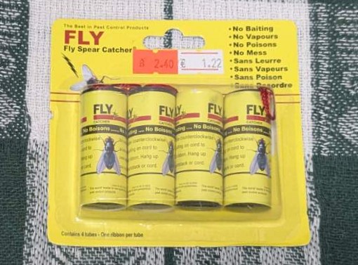 FLY SPEAR CATCHER