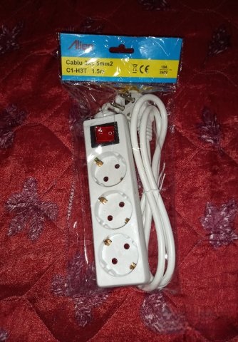 Разклонител с 3 гнезда и ключ, кабел 1.5м, модел C1-H3T в опаковка